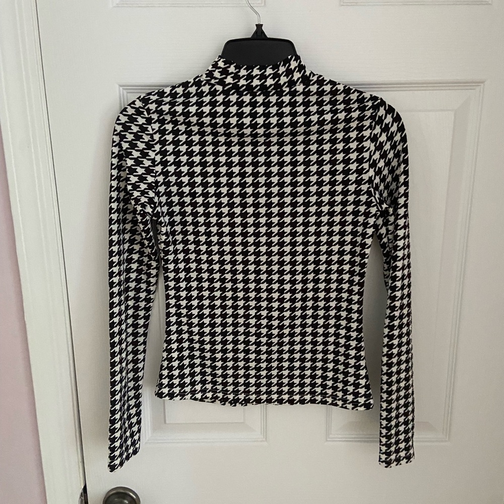 Women’s SHEIN top